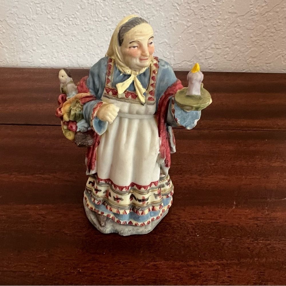 The International Santa Claus Collection Babouschka Russia w/ Box. Great Cond!!